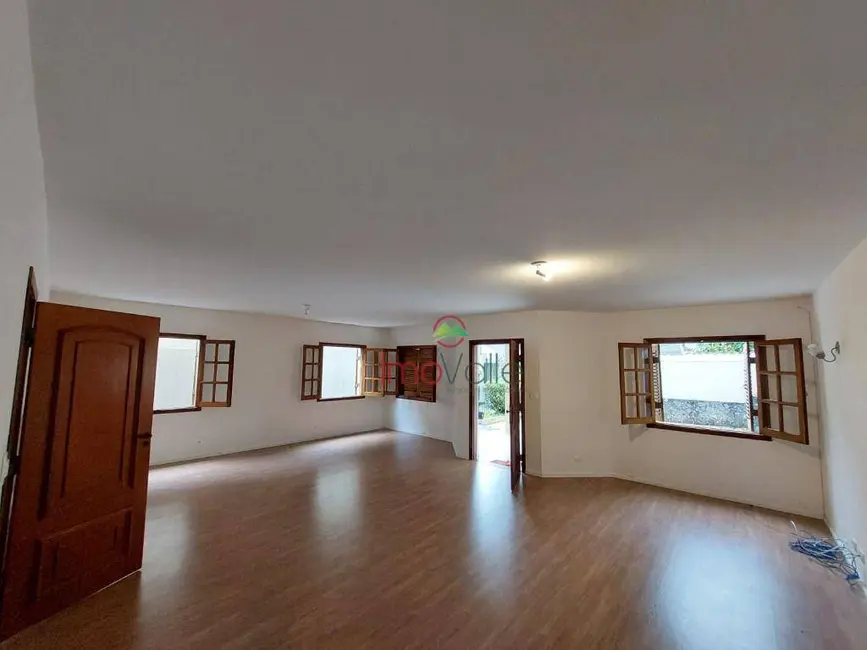 Foto 6 de Sobrado com 4 quartos para alugar, 360m2 em Sao Jose Dos Campos - SP