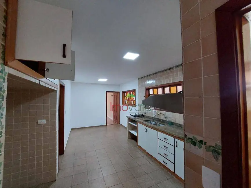 Foto 9 de Sobrado com 4 quartos para alugar, 360m2 em Sao Jose Dos Campos - SP