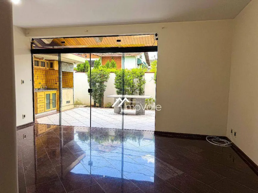 Foto 2 de Casa de Condomínio com 7 quartos para alugar, 360m2 em Sao Jose Dos Campos - SP