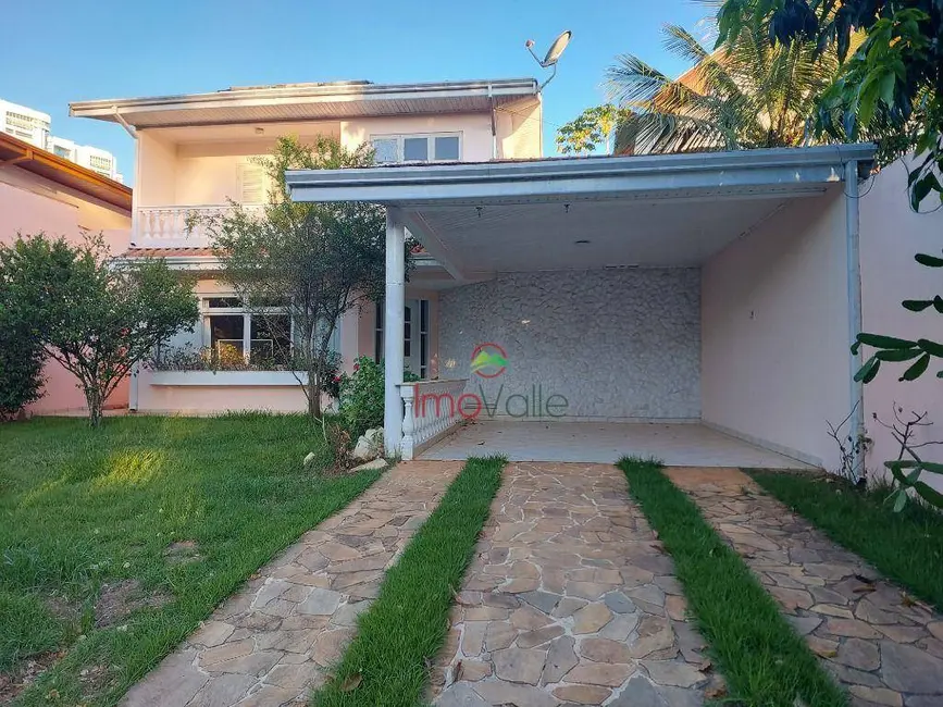 Foto 2 de Casa de Condomínio com 3 quartos para alugar, 360m2 em Sao Jose Dos Campos - SP