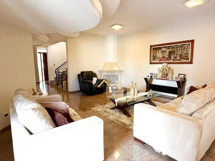 Casa de Condomínio com 4 quartos à venda e para alugar, 360m2 em Sao Jose Dos Campos - SP - imagem 4 Foto 4 de Casa de Condomínio com 4 quartos à venda e para alugar, 360m2 em Sao Jose Dos Campos - SP