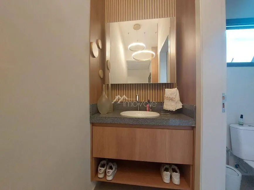 Foto 3 de Casa de Condomínio com 4 quartos à venda, 300m2 em Sao Jose Dos Campos - SP