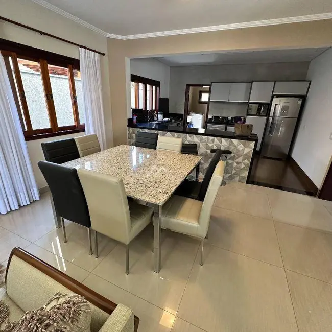 Foto 3 de Casa de Condomínio com 4 quartos à venda, 360m2 em Sao Jose Dos Campos - SP