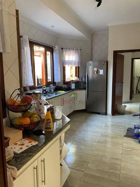 Casa de Condomínio com 3 quartos à venda e para alugar, 300m2 em Sao Jose Dos Campos - SP - imagem 9 Foto 9 de Casa de Condomínio com 3 quartos à venda e para alugar, 300m2 em Sao Jose Dos Campos - SP