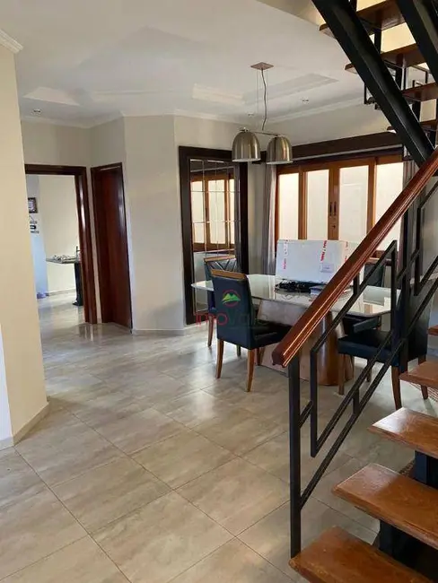 Casa de Condomínio com 3 quartos à venda e para alugar, 300m2 em Sao Jose Dos Campos - SP - imagem 5 Foto 5 de Casa de Condomínio com 3 quartos à venda e para alugar, 300m2 em Sao Jose Dos Campos - SP