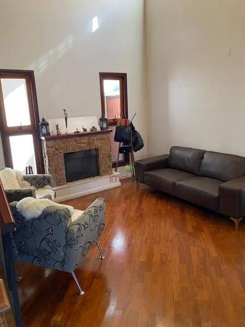 Casa de Condomínio com 3 quartos à venda e para alugar, 300m2 em Sao Jose Dos Campos - SP - imagem 7 Foto 7 de Casa de Condomínio com 3 quartos à venda e para alugar, 300m2 em Sao Jose Dos Campos - SP