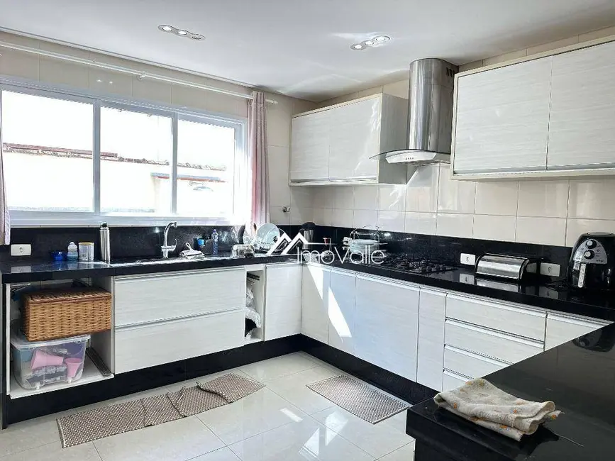 Foto 3 de Casa de Condomínio com 3 quartos à venda, 360m2 em Sao Jose Dos Campos - SP