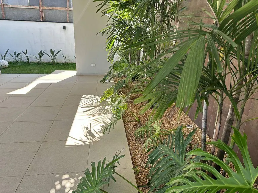 Casa de Condomínio com 4 quartos para alugar, 700m2 em Sao Jose Dos Campos - SP - imagem 3 Foto 3 de Casa de Condomínio com 4 quartos para alugar, 700m2 em Sao Jose Dos Campos - SP