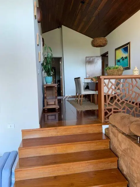 Foto 3 de Chácara com 3 quartos à venda, 2500m2 em Condomínio Lagoinha, Jacarei - SP