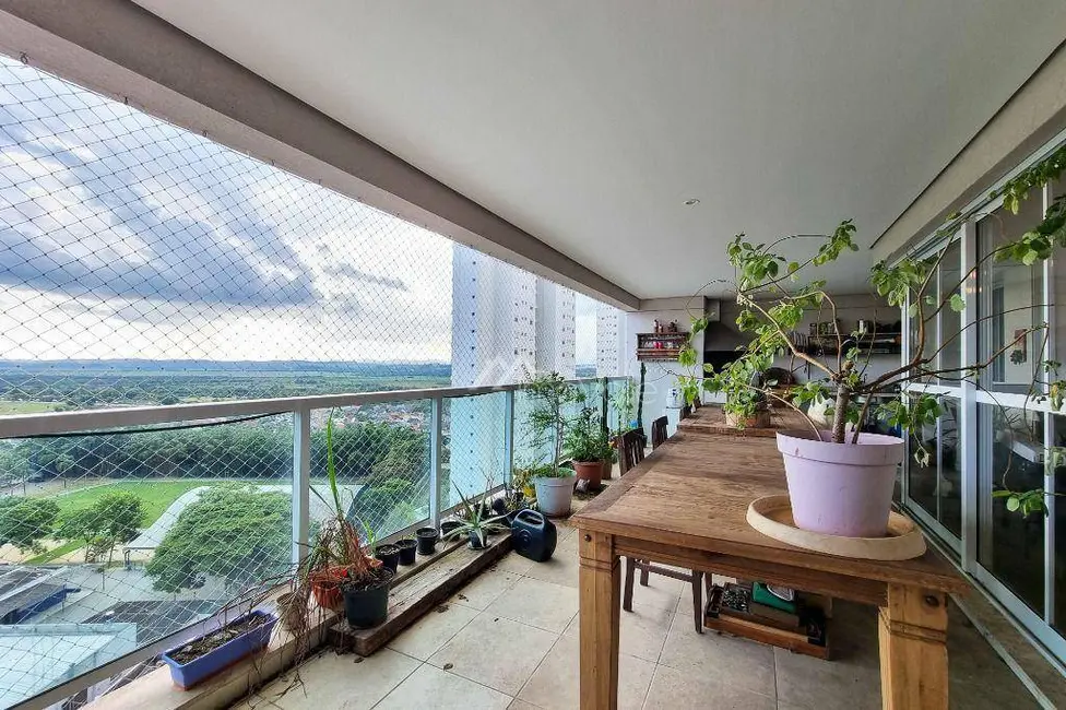 Apartamento com 4 quartos para alugar, 245m2 em Sao Jose Dos Campos - SP - imagem 6 Foto 6 de Apartamento com 4 quartos para alugar, 245m2 em Sao Jose Dos Campos - SP