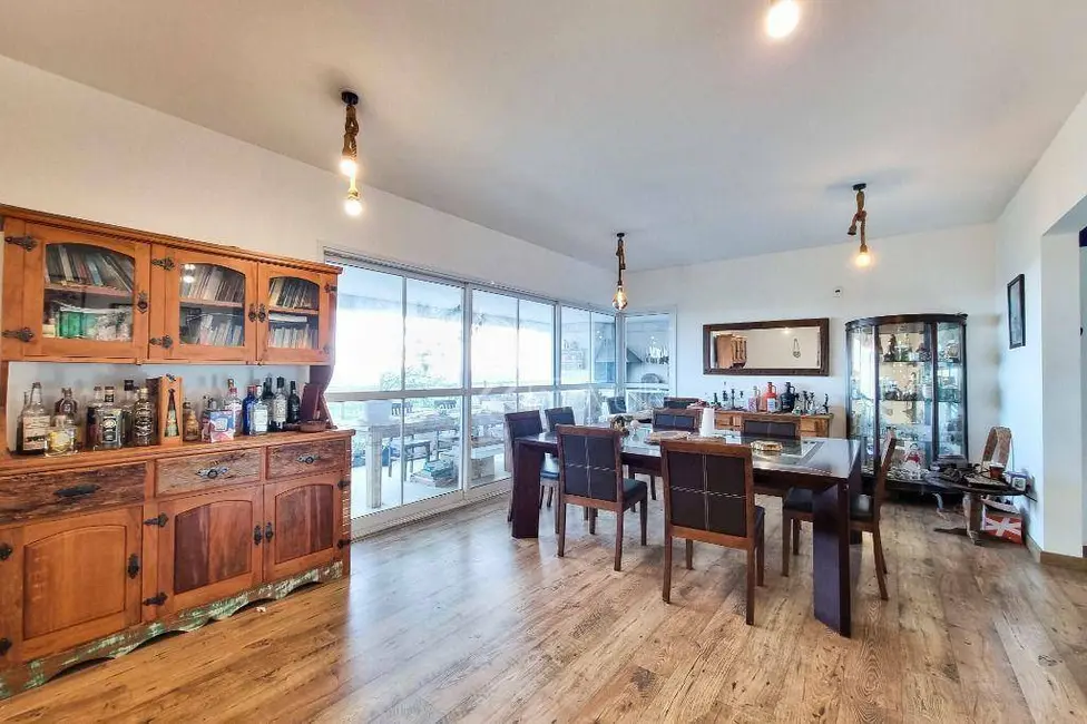 Apartamento com 4 quartos para alugar, 245m2 em Sao Jose Dos Campos - SP - imagem 2 Foto 2 de Apartamento com 4 quartos para alugar, 245m2 em Sao Jose Dos Campos - SP