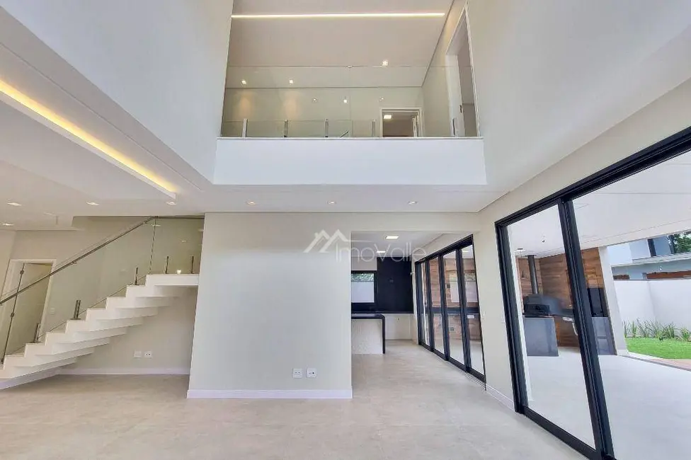 Casa de Condomínio com 4 quartos à venda, 450m2 em Sao Jose Dos Campos - SP - imagem 5 Foto 5 de Casa de Condomínio com 4 quartos à venda, 450m2 em Sao Jose Dos Campos - SP