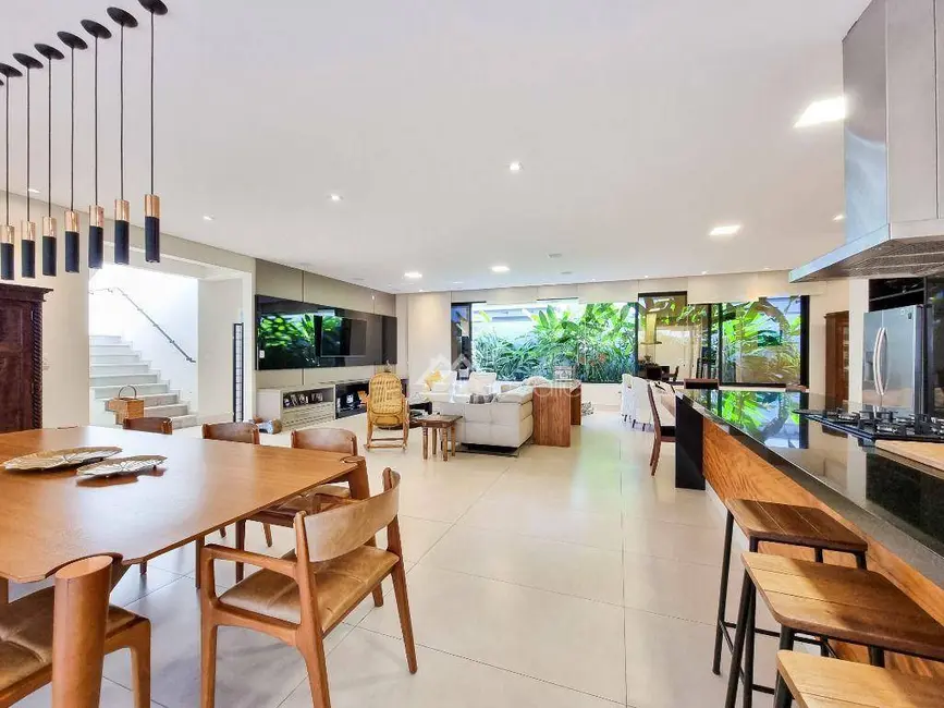 Casa de Condomínio com 5 quartos à venda e para alugar, 701m2 em Sao Jose Dos Campos - SP - imagem 3 Foto 3 de Casa de Condomínio com 5 quartos à venda e para alugar, 701m2 em Sao Jose Dos Campos - SP