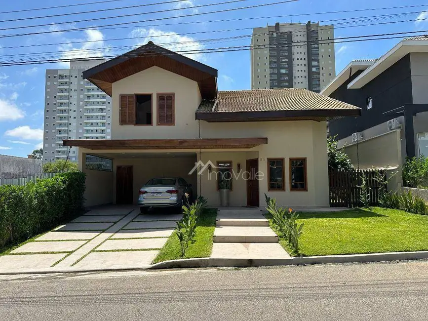 Foto 1 de Casa de Condomínio com 3 quartos à venda, 350m2 em Jacarei - SP