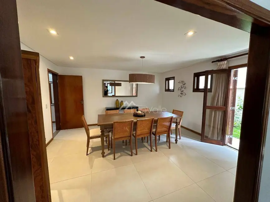 Foto 4 de Casa de Condomínio com 3 quartos à venda, 350m2 em Jacarei - SP