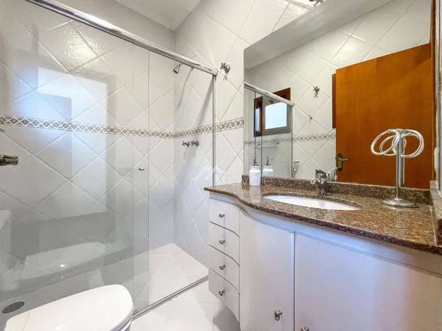 Foto 9 de Casa de Condomínio com 3 quartos à venda, 350m2 em Jacarei - SP