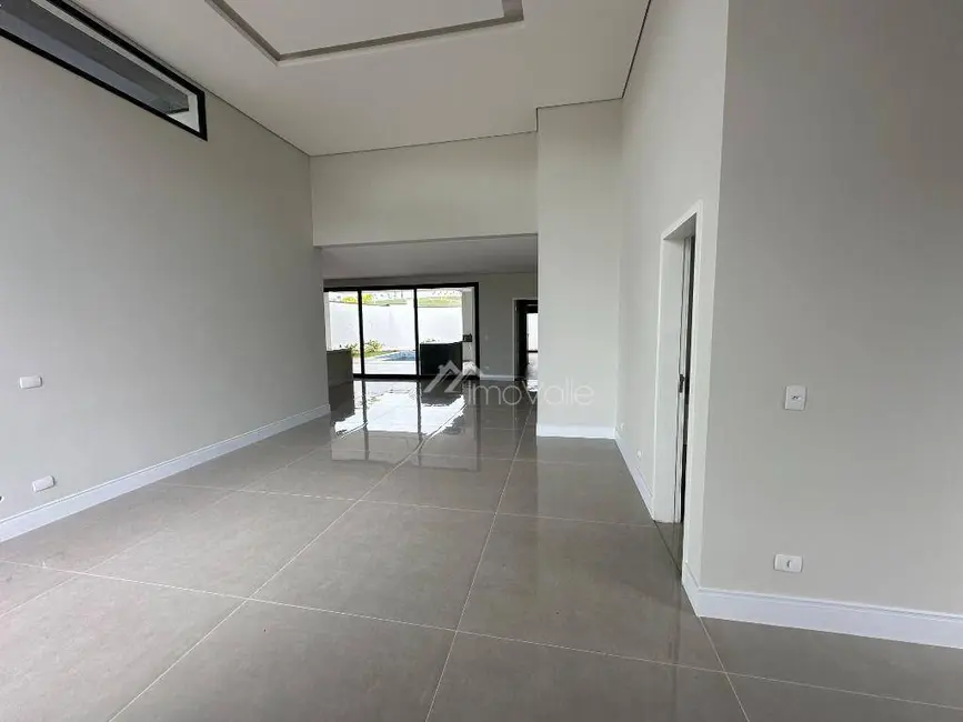 Casa de Condomínio com 3 quartos à venda, 450m2 em Sao Jose Dos Campos - SP - imagem 4 Foto 4 de Casa de Condomínio com 3 quartos à venda, 450m2 em Sao Jose Dos Campos - SP