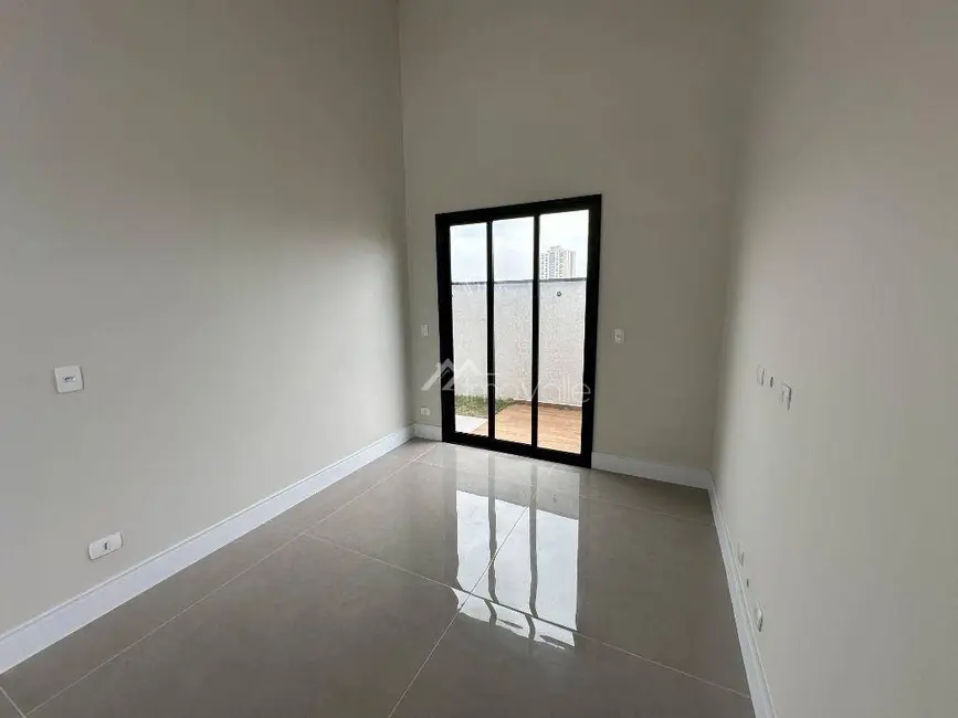 Casa de Condomínio com 3 quartos à venda, 450m2 em Sao Jose Dos Campos - SP - imagem 3 Foto 3 de Casa de Condomínio com 3 quartos à venda, 450m2 em Sao Jose Dos Campos - SP