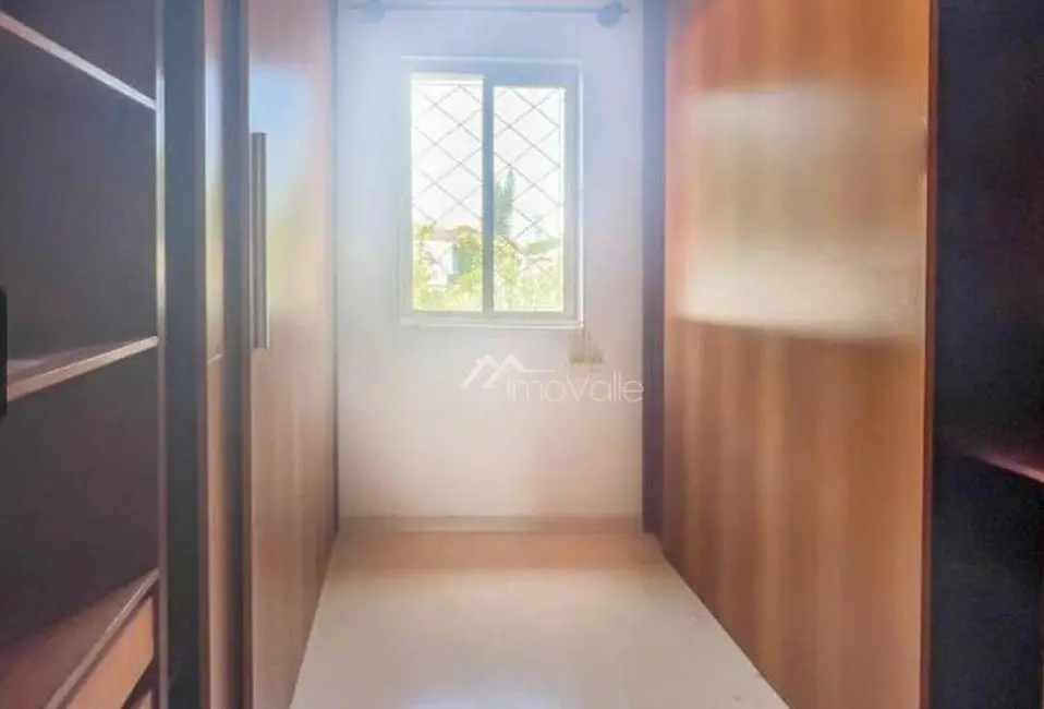 Casa com 6 quartos à venda, 450m2 em Sao Jose Dos Campos - SP - imagem 3 Foto 3 de Casa com 6 quartos à venda, 450m2 em Sao Jose Dos Campos - SP