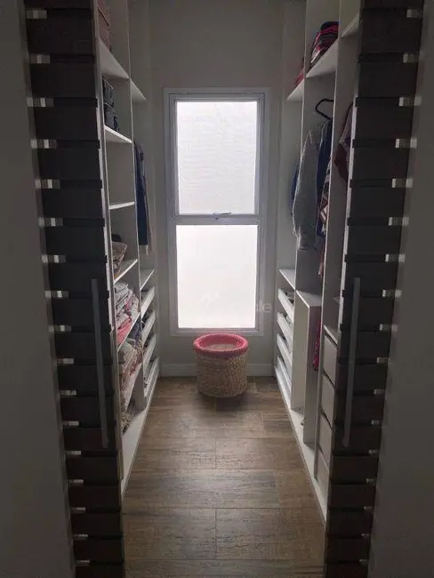 Casa de Condomínio com 3 quartos à venda, 175m2 em Sao Jose Dos Campos - SP - imagem 7 Foto 7 de Casa de Condomínio com 3 quartos à venda, 175m2 em Sao Jose Dos Campos - SP