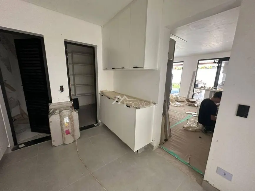 Foto 5 de Casa de Condomínio com 4 quartos à venda, 450m2 em Sao Jose Dos Campos - SP