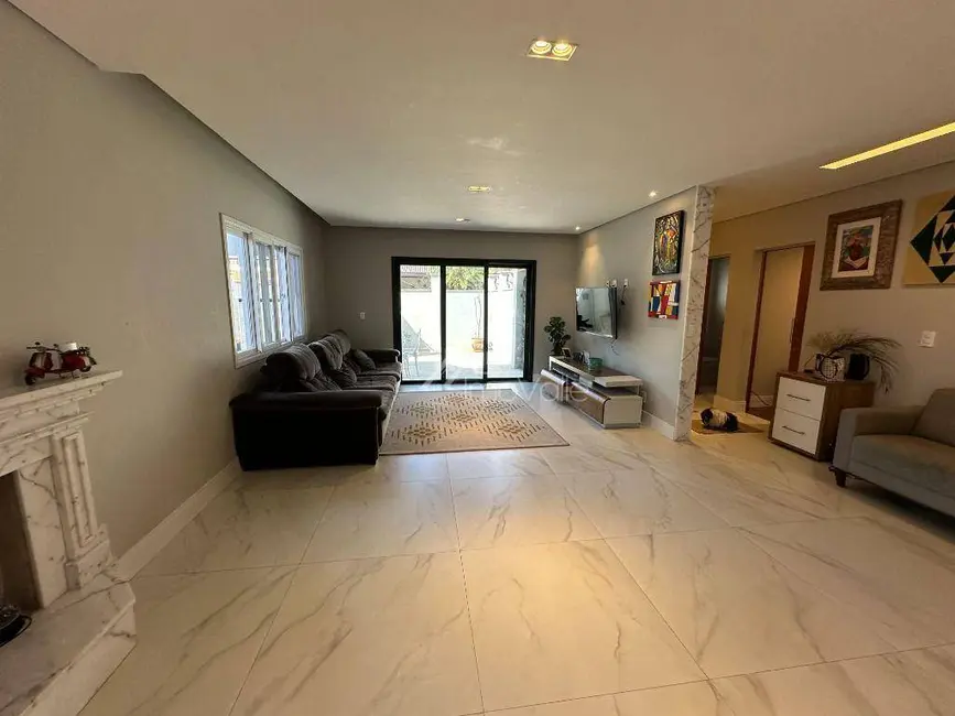 Foto 2 de Casa de Condomínio com 4 quartos à venda, 360m2 em Sao Jose Dos Campos - SP