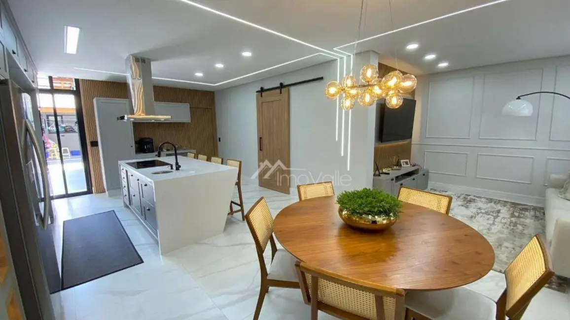 Casa com 3 quartos à venda, 243m2 em Sao Jose Dos Campos - SP - imagem 5 Foto 5 de Casa com 3 quartos à venda, 243m2 em Sao Jose Dos Campos - SP