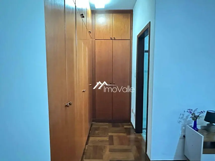 Foto 9 de Casa de Condomínio com 3 quartos à venda, 380m2 em Sao Jose Dos Campos - SP