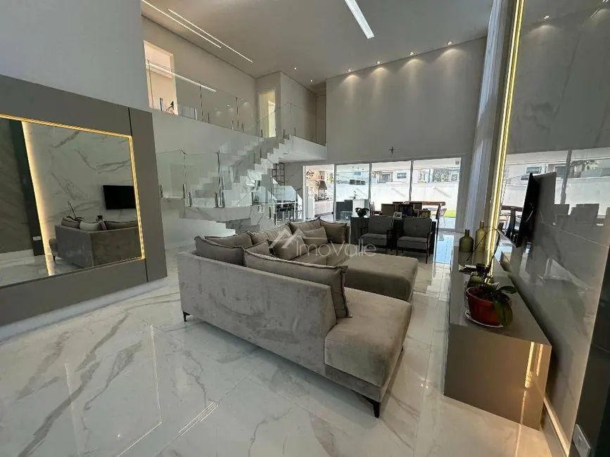 Casa de Condomínio com 5 quartos à venda, 450m2 em Sao Jose Dos Campos - SP - imagem 4 Foto 4 de Casa de Condomínio com 5 quartos à venda, 450m2 em Sao Jose Dos Campos - SP