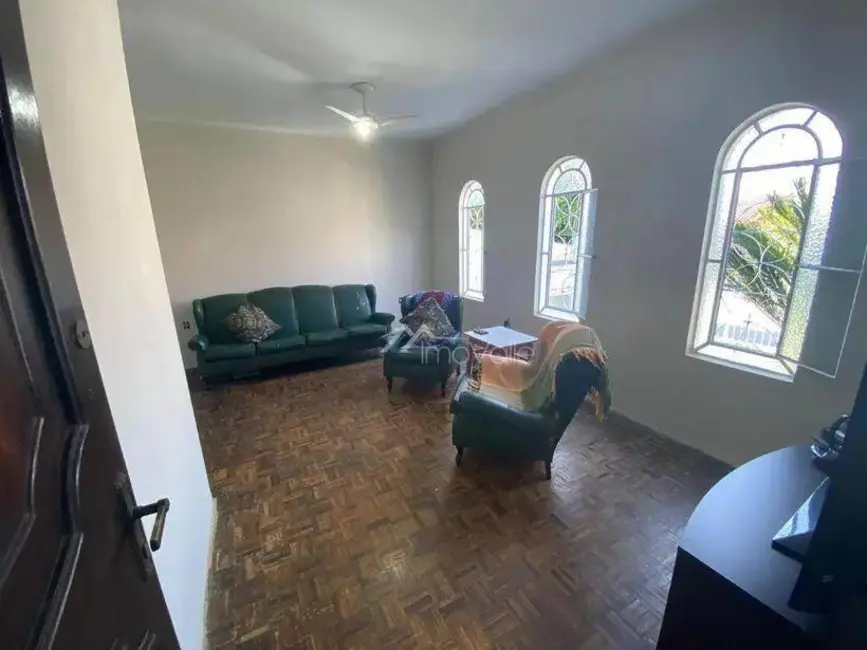 Foto 2 de Casa com 3 quartos à venda, 250m2 em Sao Jose Dos Campos - SP