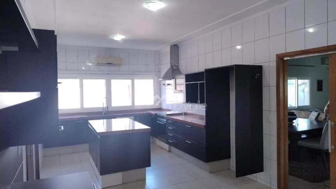 Foto 8 de Casa de Condomínio com 4 quartos à venda, 1700m2 em Jacarei - SP