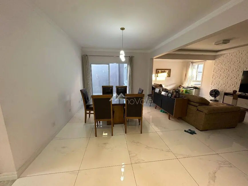 Casa de Condomínio com 4 quartos à venda, 360m2 em Sao Jose Dos Campos - SP - imagem 5 Foto 5 de Casa de Condomínio com 4 quartos à venda, 360m2 em Sao Jose Dos Campos - SP