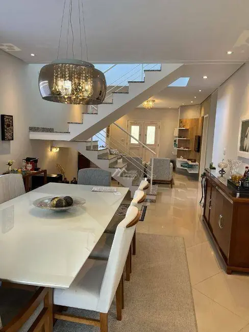 Foto 3 de Casa de Condomínio com 4 quartos à venda, 250m2 em Sao Jose Dos Campos - SP