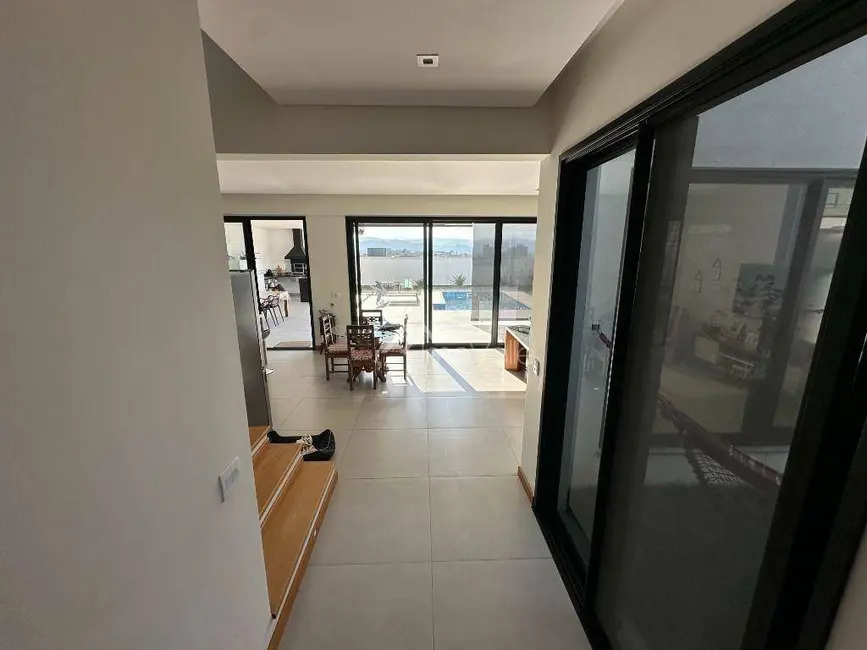 Casa de Condomínio com 4 quartos à venda e para alugar, 506m2 em Sao Jose Dos Campos - SP - imagem 5 Foto 5 de Casa de Condomínio com 4 quartos à venda e para alugar, 506m2 em Sao Jose Dos Campos - SP