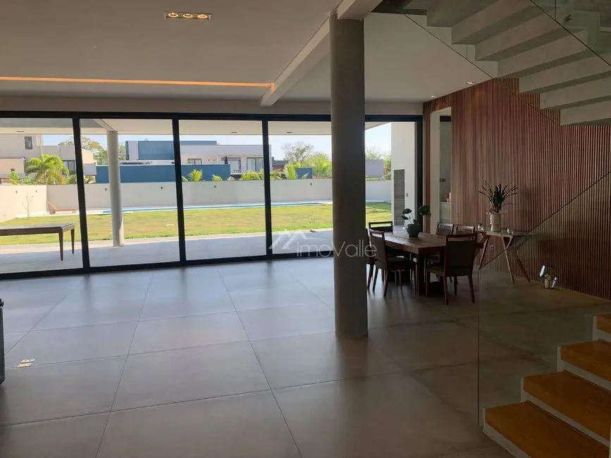Casa de Condomínio com 5 quartos à venda e para alugar, 1200m2 em Sao Jose Dos Campos - SP - imagem 2 Foto 2 de Casa de Condomínio com 5 quartos à venda e para alugar, 1200m2 em Sao Jose Dos Campos - SP
