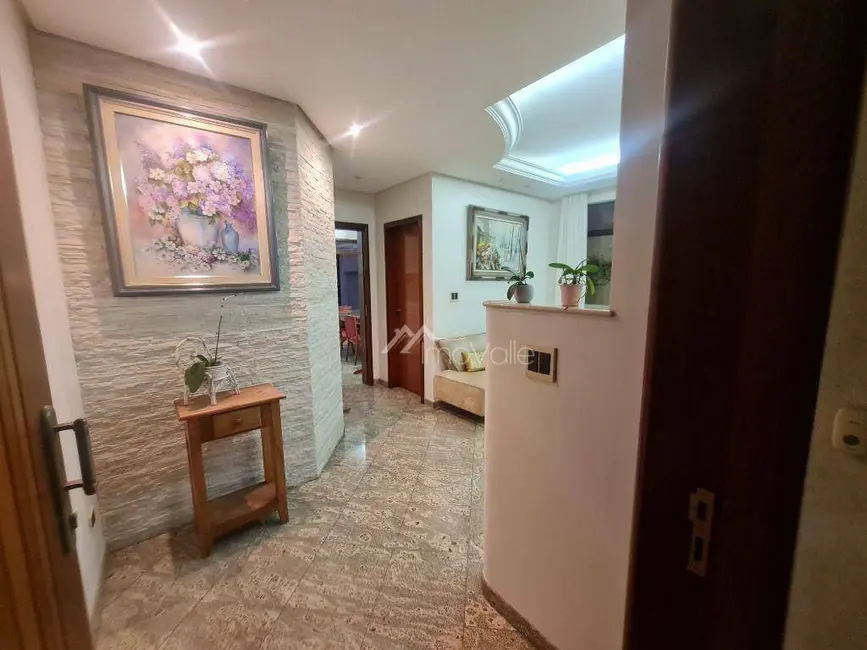 Casa de Condomínio com 3 quartos à venda, 360m2 em Sao Jose Dos Campos - SP - imagem 2 Foto 2 de Casa de Condomínio com 3 quartos à venda, 360m2 em Sao Jose Dos Campos - SP