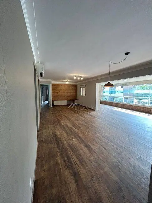 Foto 1 de Apartamento com 3 quartos para alugar, 182m2 em Sao Jose Dos Campos - SP