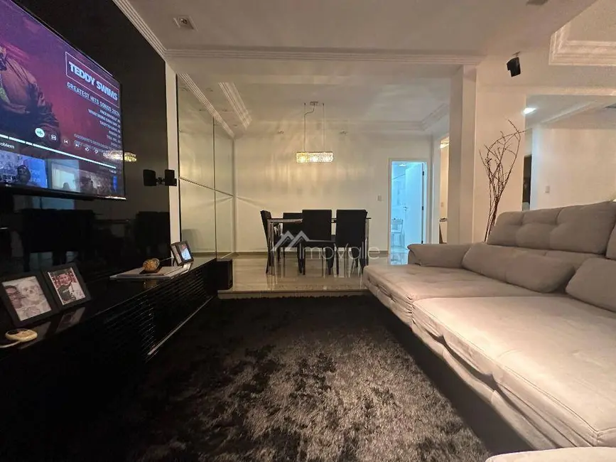 Casa de Condomínio com 5 quartos à venda, 360m2 em Sao Jose Dos Campos - SP - imagem 7 Foto 7 de Casa de Condomínio com 5 quartos à venda, 360m2 em Sao Jose Dos Campos - SP