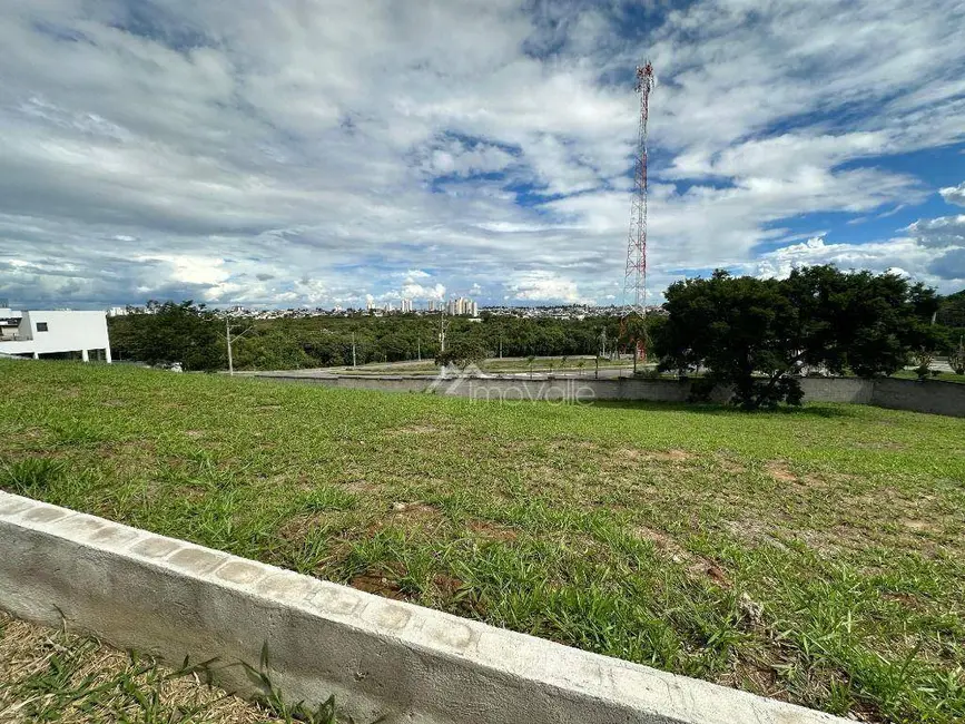 Foto 1 de Terreno / Lote à venda, 752m2 em Sao Jose Dos Campos - SP
