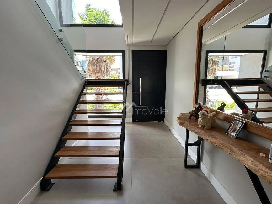 Casa de Condomínio com 3 quartos à venda e para alugar, 450m2 em Sao Jose Dos Campos - SP - imagem 5 Foto 5 de Casa de Condomínio com 3 quartos à venda e para alugar, 450m2 em Sao Jose Dos Campos - SP