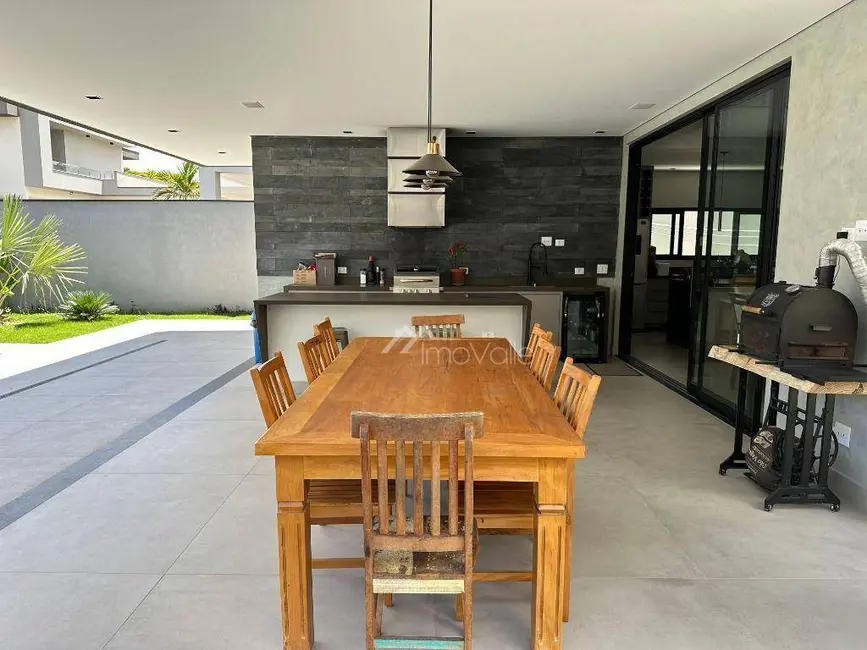 Casa de Condomínio com 3 quartos à venda e para alugar, 450m2 em Sao Jose Dos Campos - SP - imagem 7 Foto 7 de Casa de Condomínio com 3 quartos à venda e para alugar, 450m2 em Sao Jose Dos Campos - SP