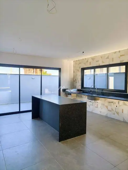 Casa de Condomínio com 3 quartos à venda, 290m2 em Sao Jose Dos Campos - SP - imagem 6 Foto 6 de Casa de Condomínio com 3 quartos à venda, 290m2 em Sao Jose Dos Campos - SP