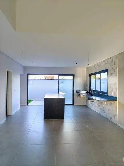 Casa de Condomínio com 3 quartos à venda, 290m2 em Sao Jose Dos Campos - SP - imagem 4 Foto 4 de Casa de Condomínio com 3 quartos à venda, 290m2 em Sao Jose Dos Campos - SP