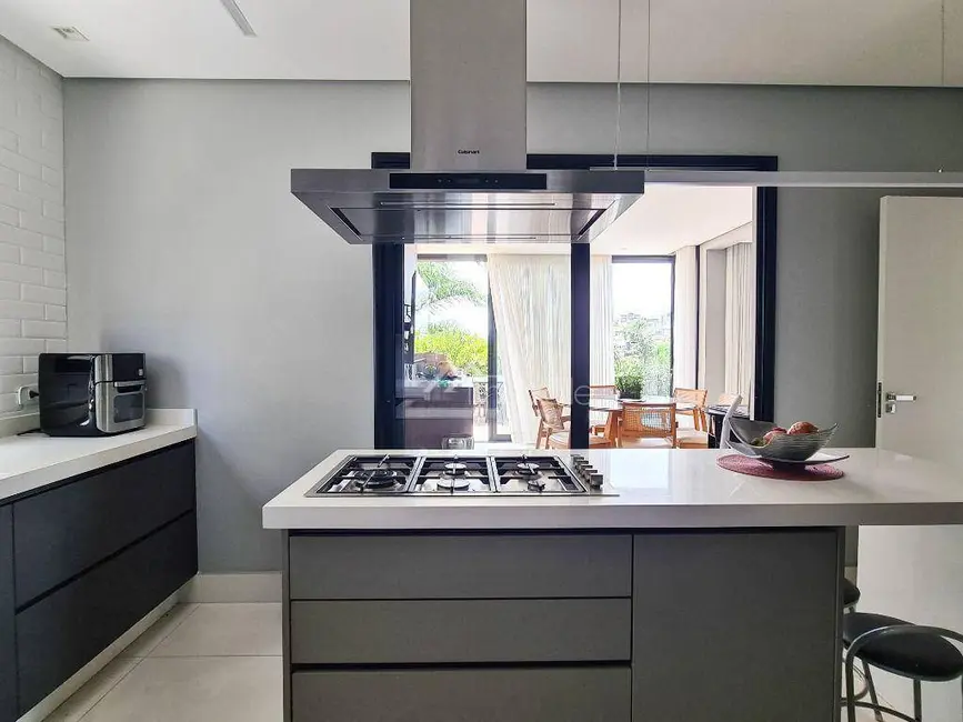 Foto 9 de Casa de Condomínio com 7 quartos à venda e para alugar, 450m2 em Sao Jose Dos Campos - SP