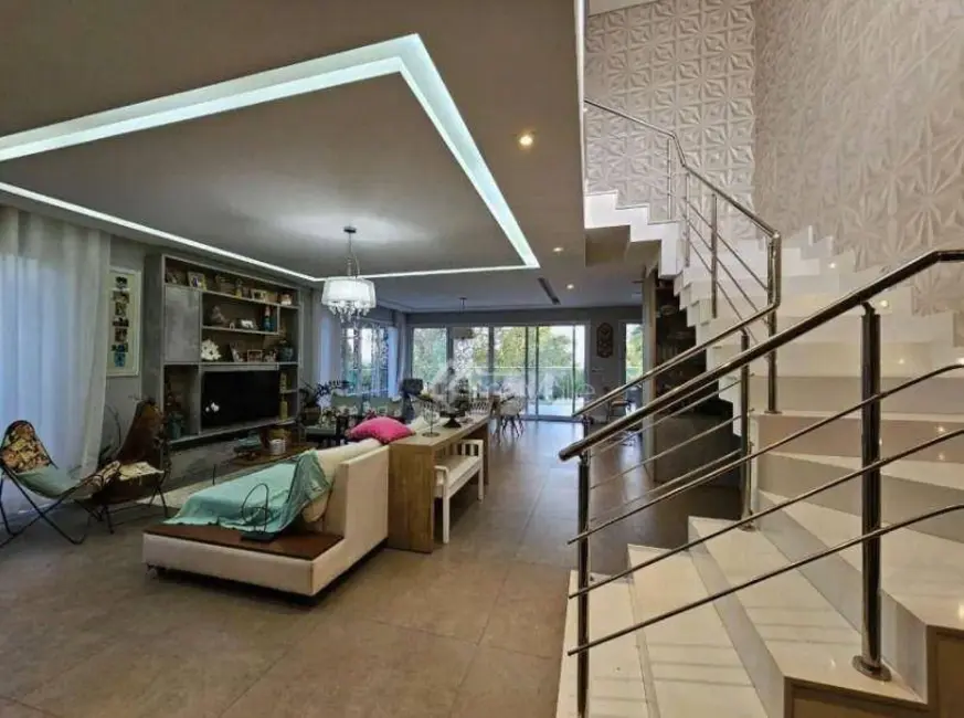 Casa de Condomínio com 4 quartos para alugar, 322m2 em Sao Jose Dos Campos - SP - imagem 4 Foto 4 de Casa de Condomínio com 4 quartos para alugar, 322m2 em Sao Jose Dos Campos - SP