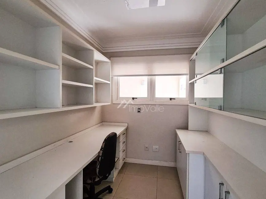 Foto 5 de Casa de Condomínio com 5 quartos à venda, 360m2 em Sao Jose Dos Campos - SP