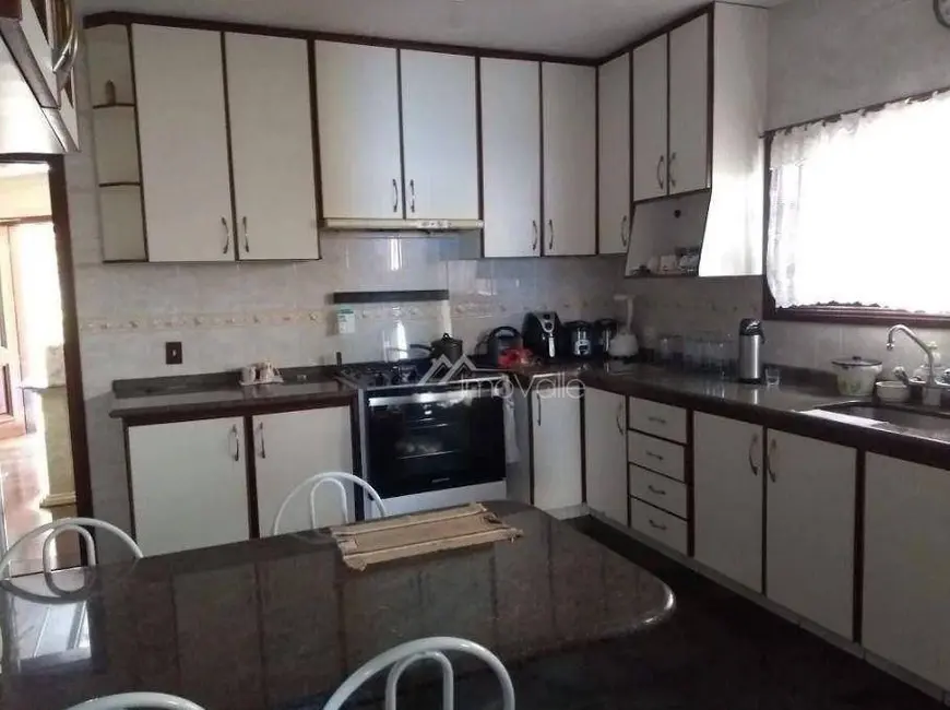 Casa de Condomínio com 4 quartos para alugar, 360m2 em Sao Jose Dos Campos - SP - imagem 6 Foto 6 de Casa de Condomínio com 4 quartos para alugar, 360m2 em Sao Jose Dos Campos - SP