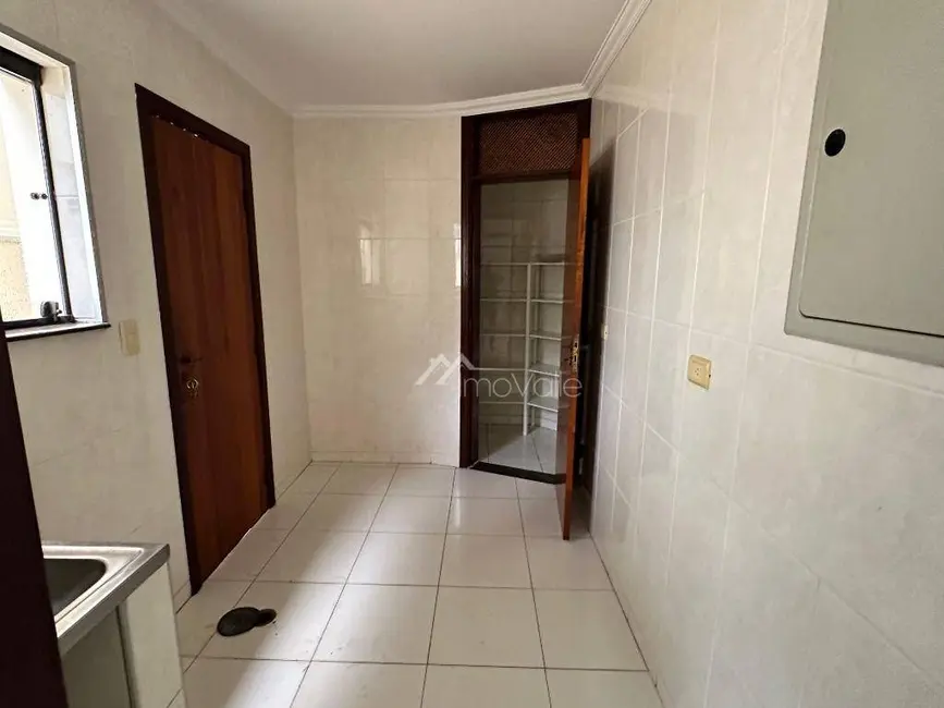 Casa de Condomínio com 4 quartos para alugar, 360m2 em Sao Jose Dos Campos - SP - imagem 8 Foto 8 de Casa de Condomínio com 4 quartos para alugar, 360m2 em Sao Jose Dos Campos - SP