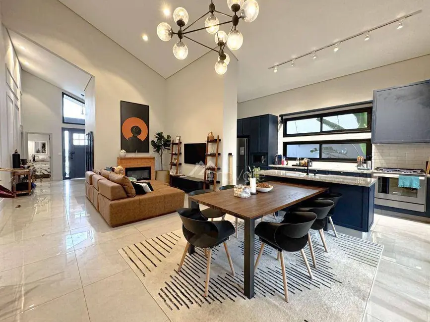 Foto 1 de Casa de Condomínio com 3 quartos para alugar, 450m2 em Sao Jose Dos Campos - SP