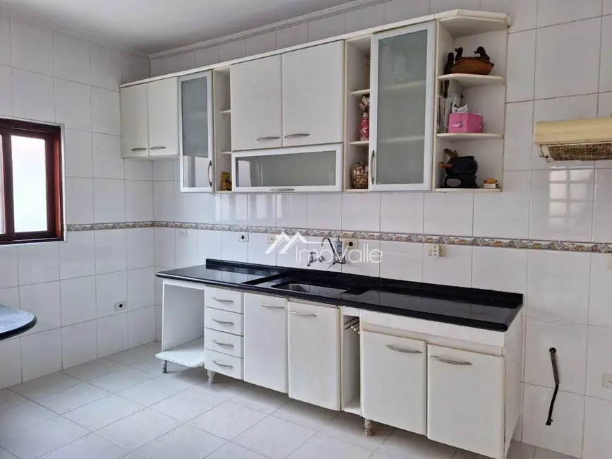 Foto 3 de Casa de Condomínio com 3 quartos à venda, 250m2 em Sao Jose Dos Campos - SP